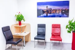 Wartezimmer in der Zahnarztpraxis